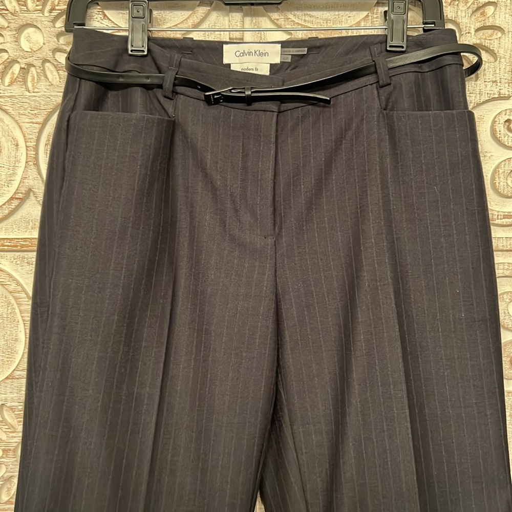 Calvin Klein Dress Pants. Charcoal Gray with Pinstripes. Modern Fit. Size 4P.